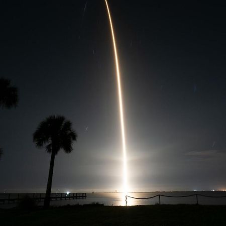 Nasa Waterfront Dolphin Suite Тайтусвилл Экстерьер фото