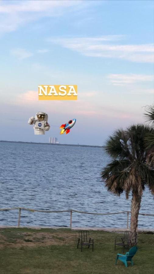 Nasa Waterfront Dolphin Suite Тайтусвилл Экстерьер фото